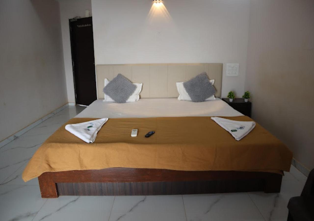 Sea King Beach Resort Ganpatipule Exterior photo