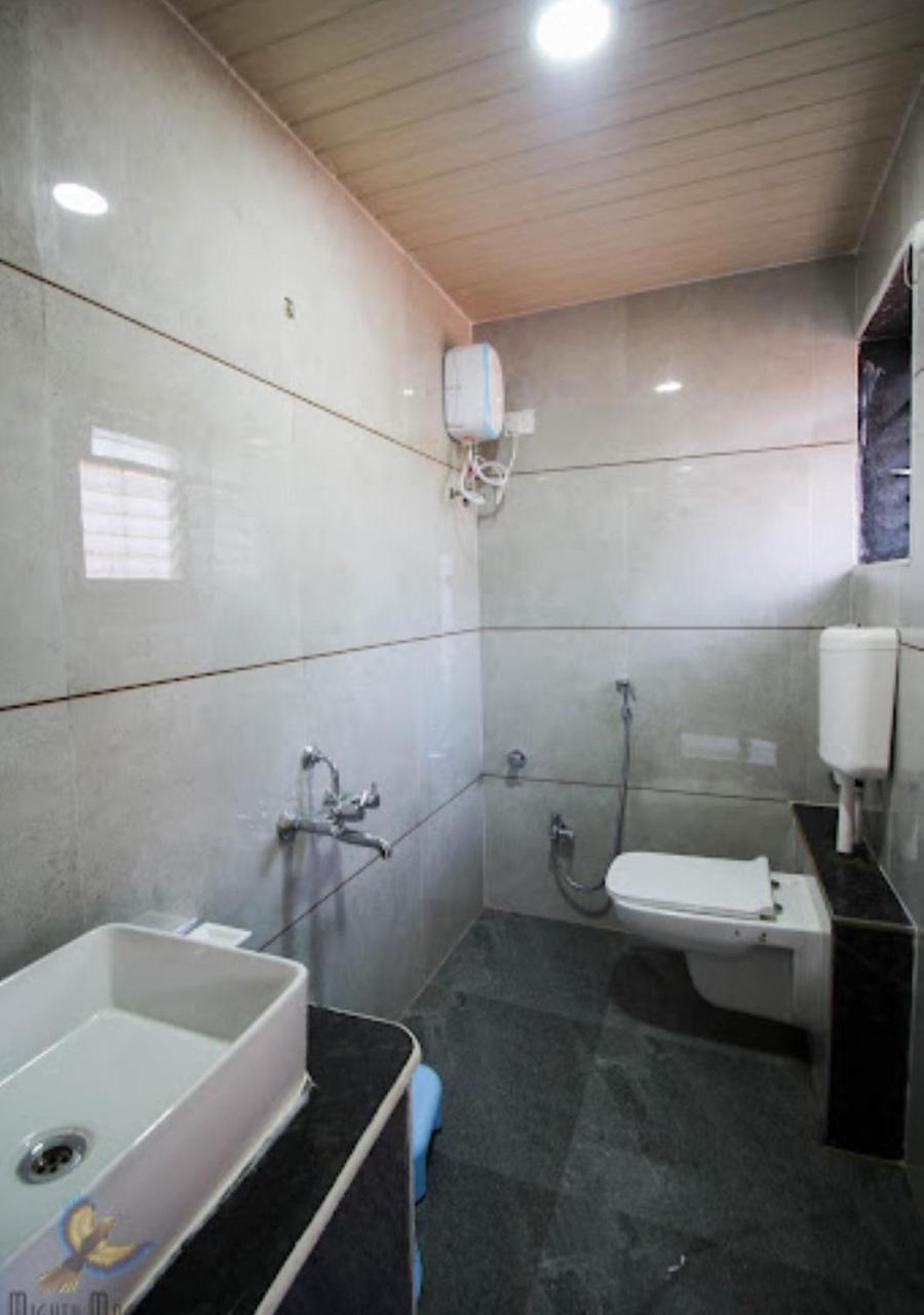 Sea King Beach Resort Ganpatipule Exterior photo