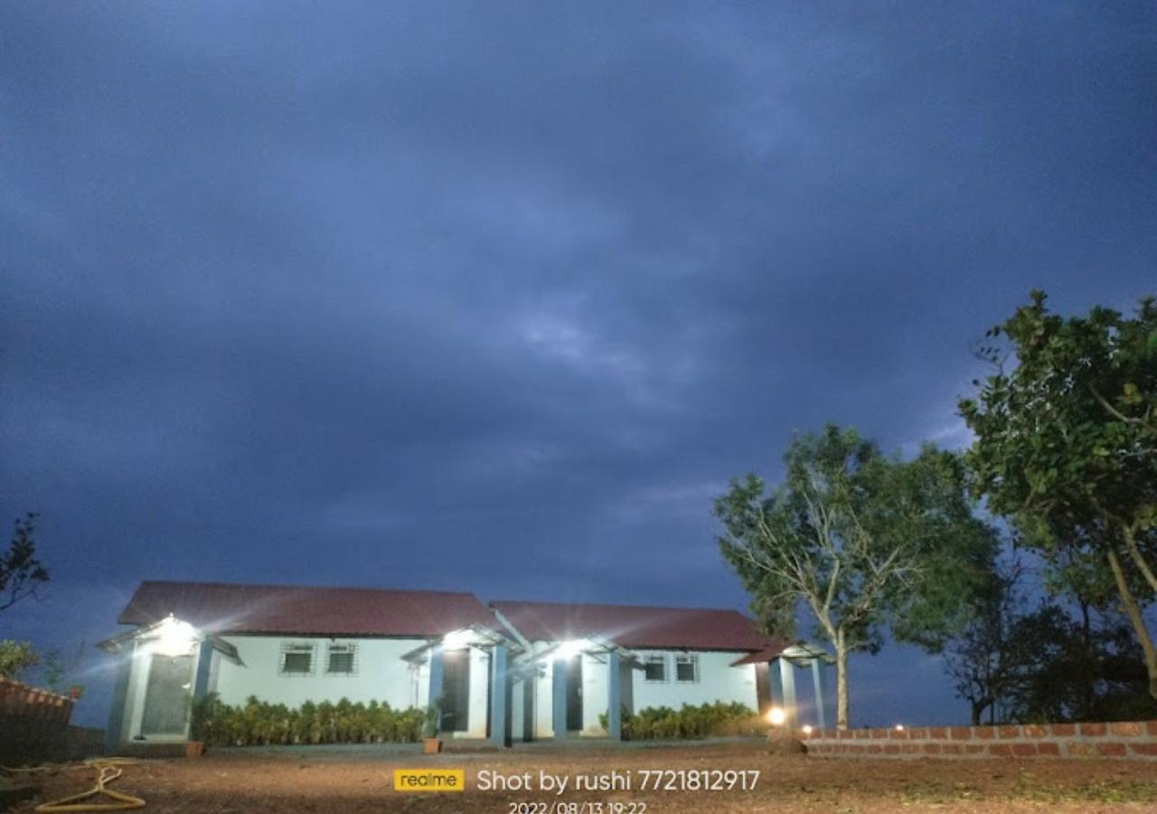 Sea King Beach Resort Ganpatipule Exterior photo