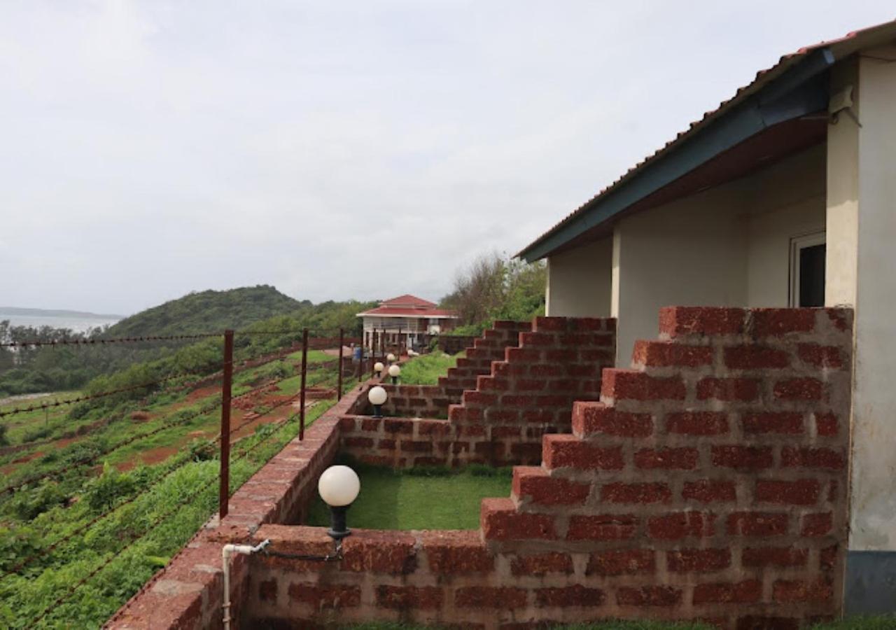 Sea King Beach Resort Ganpatipule Exterior photo